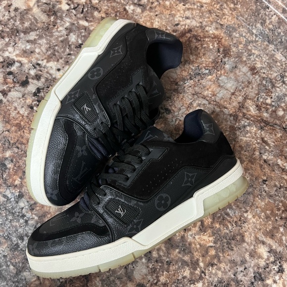 Louis Vuitton Trainer black monogram size 6LV or 7.5-8 US authentic LV white - Picture 2 of 9